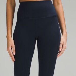 Lululemon Navy leggings. Size 6 with 28’ length.